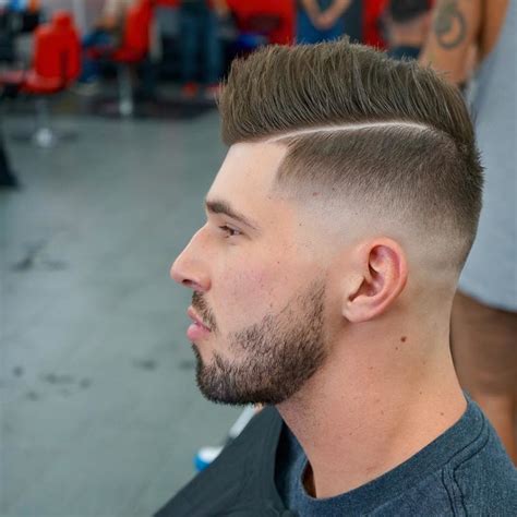 Cortes de pelo hombre estilo hipster 2021. Imagenes De Los Mejores Peinados De Pelo Corto Para Hombre