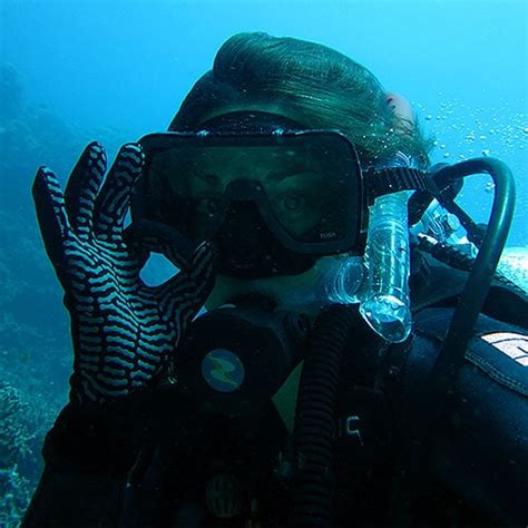 Laura Bellorio Overnight Deep Sea Divers Den