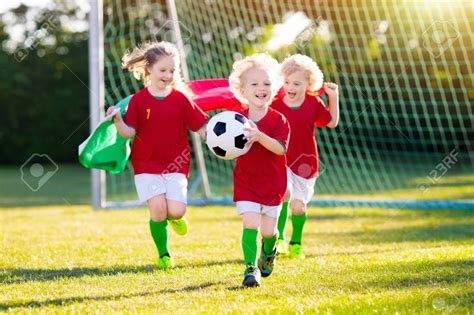 Benefits of playing football: 5 Benefits of playing football for kids