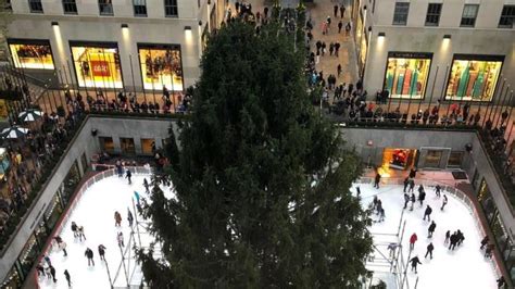 Tis The Season 2018 Rockefeller Center Christmas Tree Arrives Nbc 6