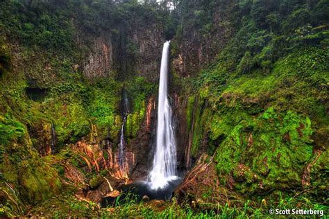 Top Waterfalls To Photograph Around The World