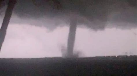 Heftige Unwetter In Texas Tornado Verwüstet Norden Von Dallas