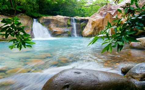 costa-rica-national-park-rincon-de-la-vieja-tropical-waterfalls-desktop