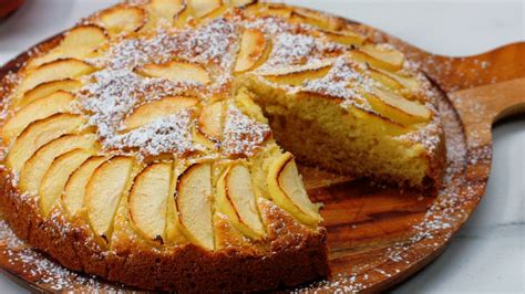 Das fladenbrot des frühen mittelalters gilt als ursprung von lebkuchen und stollen. Video und Rezept: Apfel Marzipan Kuchen, ein | Club of ...