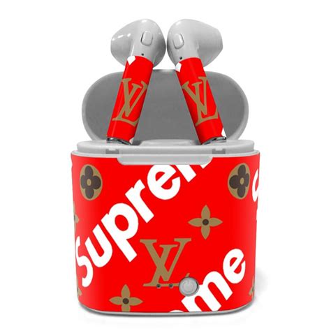 In this video i hydro dip apple airpods well they're not actual real they're fake but you get the idea. Coque Airpods Supreme Jordan - Aviana Gilmore