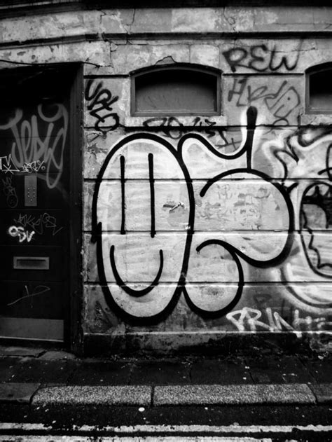Pin By Tak Miller On Lettas Graffiti Writing Graffiti Graffiti Tagging