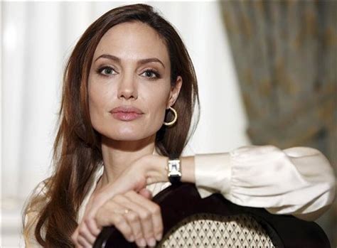 Angelina Jolies Decision To Have Double Mastectomy Was Crazy Smart