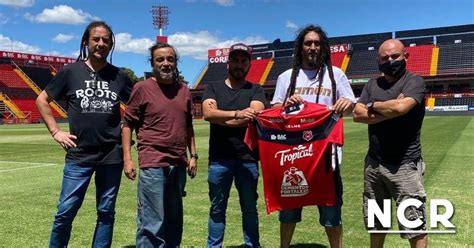 Alajuelense Le Regala Camiseta Hist Rica A Agrupaci N Chilena Gondwana