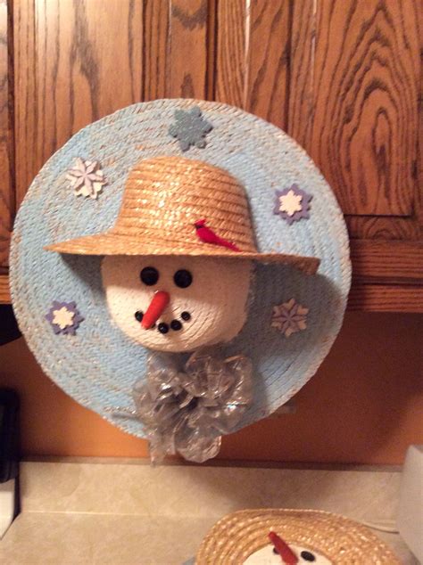 Snowman Wreath Made From 2 Straw Hats Very Easy To Make Diy Christmas
