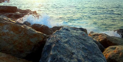 Gambar Outdoor Laut Berbatu Batu Pantai Gelombang Biru Air