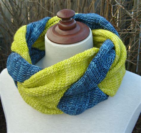 Ravelry Twisted Cowl Pattern By ACCROchet