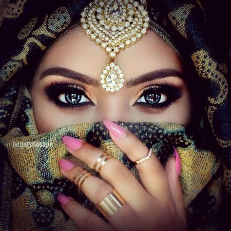 Pin By Tariq A Khan On Hijab حجاب پردہ ‍♀️نقاب Arabian Eye Makeup Arabian Eyes Beauty Eyes