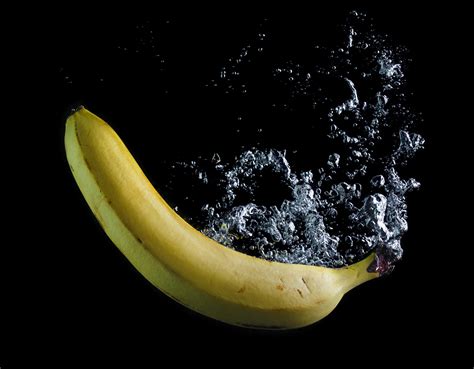 Fonds Decran Bananes Eau Fond Noir Nourriture Télécharger Photo