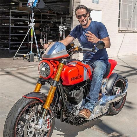 28 Photos Gallery Of Keanu Reeves And Motorcycles Aldinaisling