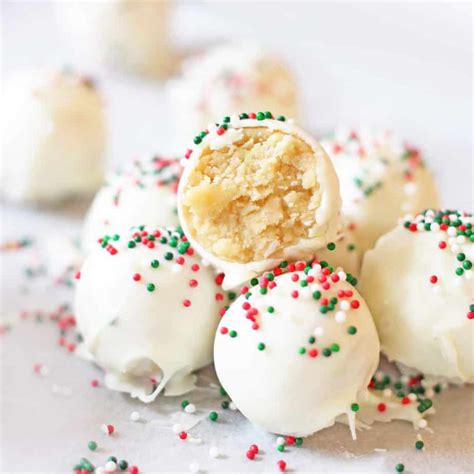 They come from my mom, gee, who used this simple but flavorful sugar cookie dough to make cookies for any occasion. Top 5 Ultimate Christmas Cookies... According to Pinterest - 31 Daily