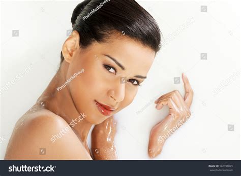 Attractive Naked Woman Lying Milk Bath Foto Stok 162391829 Shutterstock