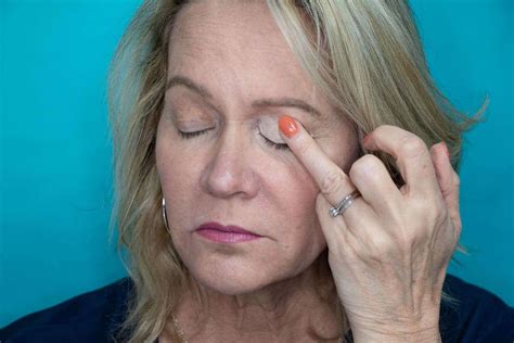 Easy Eye Makeup For Over 50s Daily Nail Art And Design