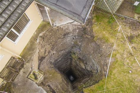 300ft Deep Mine Shaft Opens Just Yards From Cornwall Home Huffpost Uk