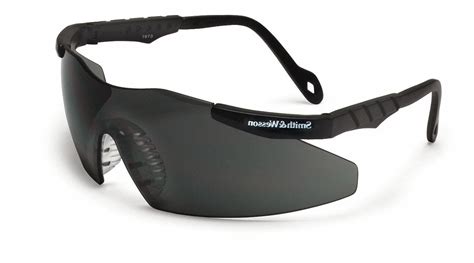 smith and wesson magnum® 3g scratch resistant safety glasses smoke lens color 2lac2 19823