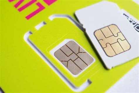 Inserting and removing a sim card can be very risky if not properly placed. How to Remove the SIM Card from Your iPhone 8