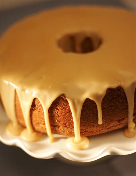 Recipe Brown Sugar Pound Cake With Caramel Glaze La Times Cooking