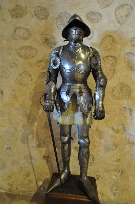 무료 이미지 갑옷 전쟁 중세의 빛나는 병사 무기 육군 금속 남자 헬멧 전투 고대의 철 늙은