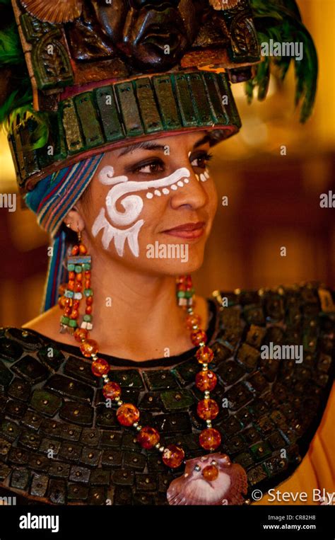 Mayan Dress Fotograf As E Im Genes De Alta Resoluci N Alamy