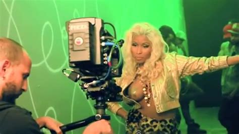Nicki Minaj Goes Shirtless For New Music Video