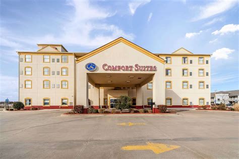 Comfort suites is located in yukon city of oklahoma state. Comfort Suites Yukon, OK - See Discounts