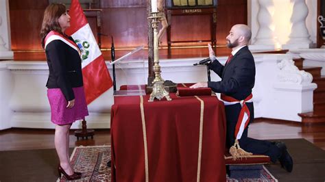 Presidencia del Perú on Twitter La presidenta DinaErcilia