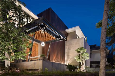 Rumah pada lebar 9 meter ini menerapkan gaya minimalis yg disesuaikan dengan lingkungan tropis. Desain Rumah Mewah Kontemporer yang Memukau Besutan Gohte ...