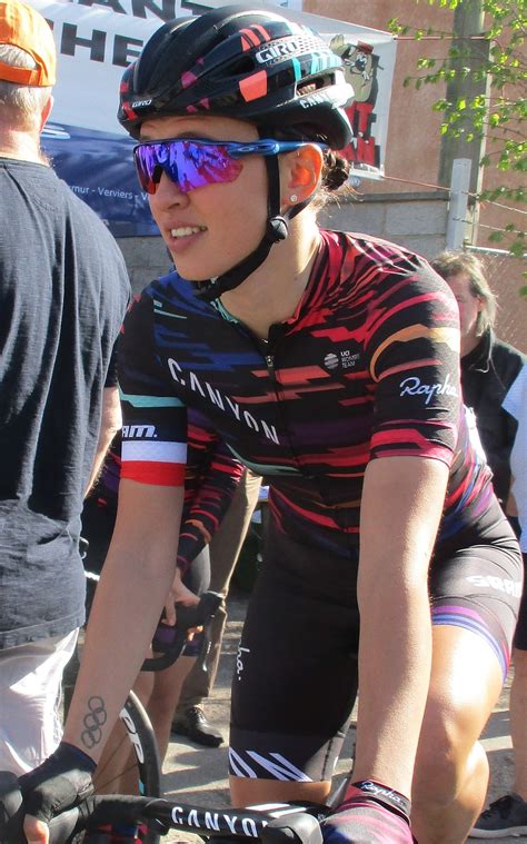 Jun 26, 2021 · katarzyna niewiadoma, brown, avdb, and few more riders have made it across. Katarzyna Niewiadoma - Wikipedia