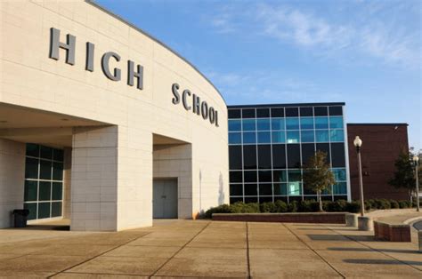 High School Building Exterior Stock Photos Pictures And Royalty Free