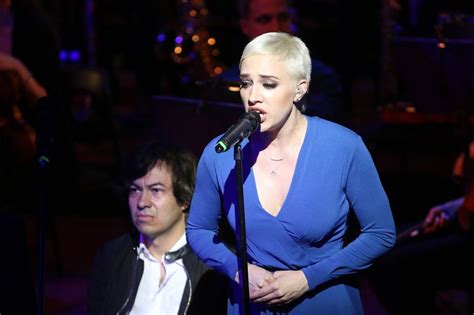 Ezen a lapon a fiumei úti sírkert nevezetes halottainak listája található családi név szerinti betűrendben, születési és halálozási évvel, a sírhely pontos megjelölésével szögletes zárójelben. ISTVÁN, A KIRÁLY | Szemenyei János