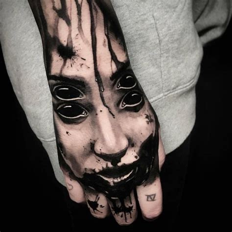 20 Fascinating Skeleton Hand Tattoo Ideas To Decorate Your Skin Yen