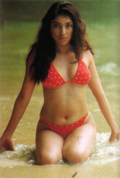 Hot Images Toket Sarah Azhari With Sexy Bikini Wallpapers Download