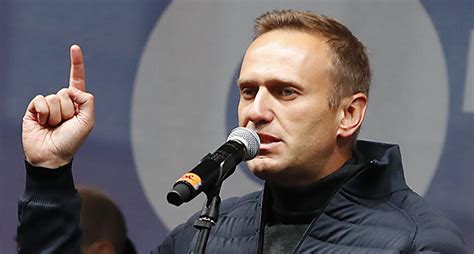 Born 4 june 1976) is a russian opposition leader, politician. 8 Sidor - Ryska poliser sökte igenom kontor