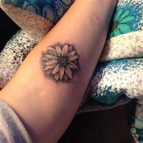 Simple Girly Daisy Flower Tattoo On Arm Tattooimagesbiz