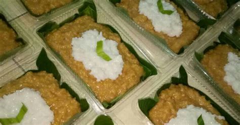 Di kalangan masyarakat jawa, seperti yang dikutip dari laman merdeka.com, bubur merah putih dibuat sebagai simbol untuk menolak bala. Resep Jenang sengkolo / bubur merah putih oleh Beladina ...