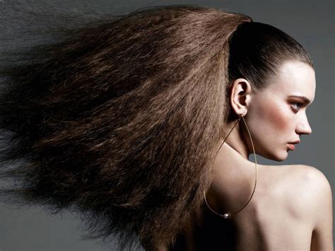 طرق مجربة من الزيوت لصنع كيرلى : شعر كيرلي طبيعي , اجمل قصات الشعر - دلع ورد