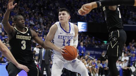 So figure only an average of perhaps 4 players per team. College basketball rankings: Kentucky rises, four new ...