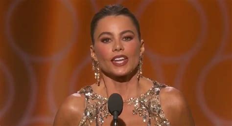 Video Sofia Vergara Keeps Saying ‘anal Instead Of ‘annual At Golden Globes 2017 2017 Golden