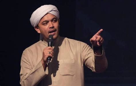 Pada khamis, foto mandi laut intan dan zul ariffin tersebar di media sosial sehingga ada yang beranggapan ia salah satu gimik bagi meraih rating drama lakonan mereka. "Sebaiknya Zul, Intan Bernikah Sahaja" - Pu Syed