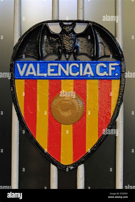 Crest Valencia Club De Futball Hi Res Stock Photography And Images Alamy