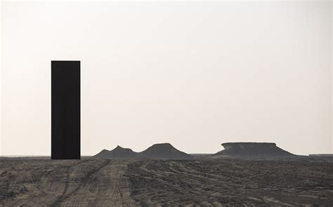La Nueva Escultura De Richard Serra En El Desierto De Qatar