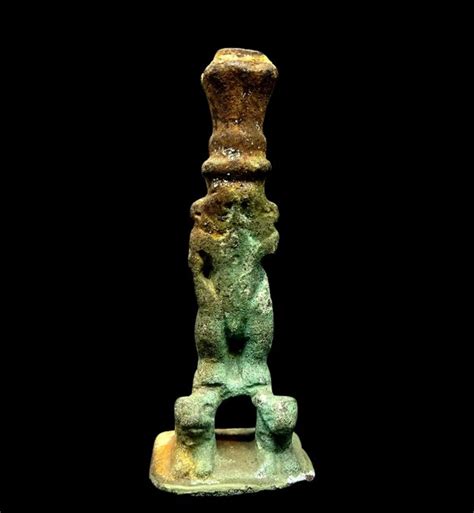 Oud Egyptisch Brons Groot Amulet Beeldje Van De God Bes Staande Op