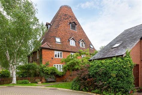 Oast Court Southgate Street Bury St Edmunds Ip33 3 Bedroom Semi Detached House For Sale