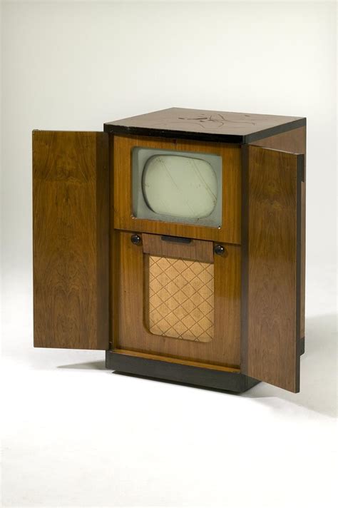 A Visual History Of The Television Set Museum Crush