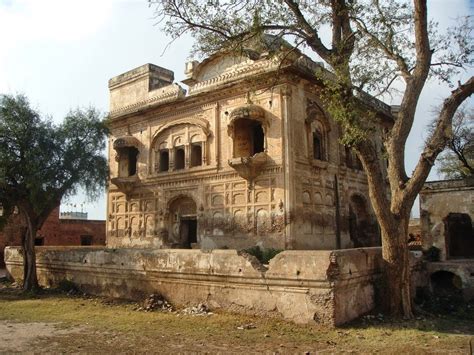 Mangat Gurudwara Of Bhai Bannu In Mandi Bahauddin Punjab Ancient