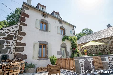 Location De Vacances Gîte Saint Victor La Riviere Dans Puy De Dôme En